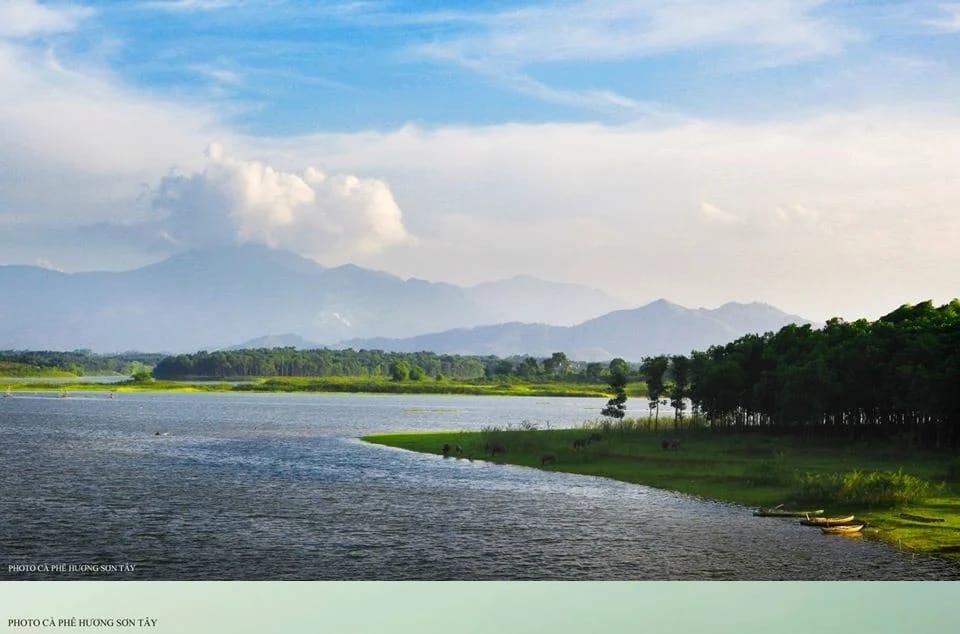 BIET THU VEN HO DONG MO Villa in Laos