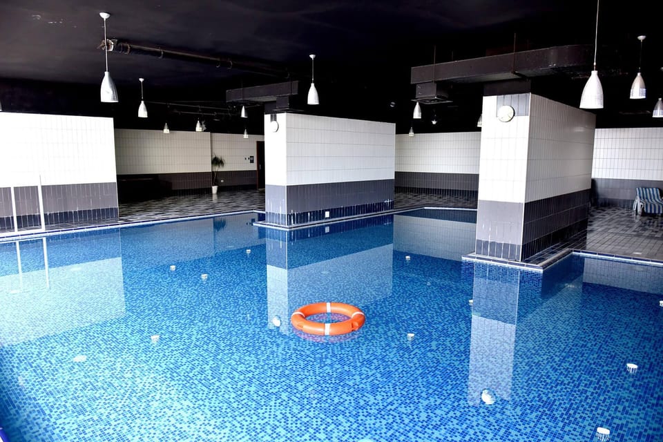 180 Degree view of Palm and Marina Apartment in Dubai