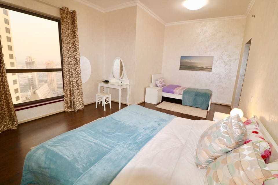 High floor big 2-BD Apt just 3 min to JBR beach Apartment in Dubai