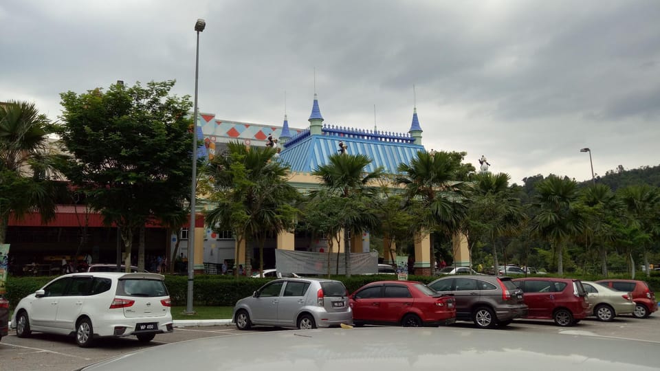 Gambang Kuantan Bungalow Homestay 6 Rooms Vacation rental in Pahang, Malaysia