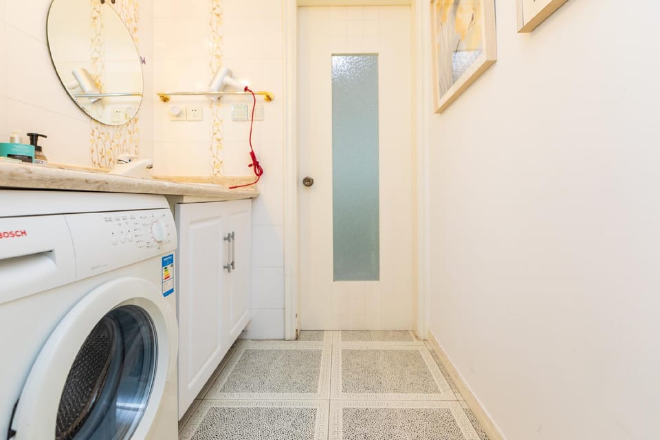 Metro Line 2 Century Park Station, 3 bedroom Apartment in Shanghai