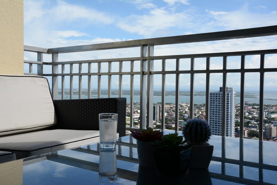 Cebu Elegance On Top of the World Jacuzzi Panorama Apartment in Cebu City