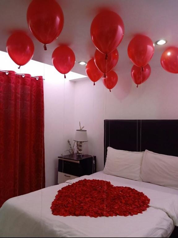 Cebu Studio On Top of the World Balcony Apartment in Lapu-Lapu City