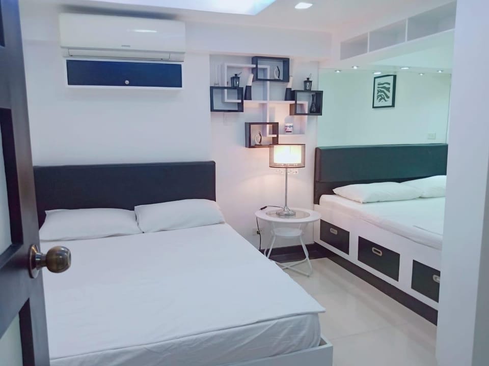 Cebu Executive On Top of the World Balcony Apartment in Cebu City