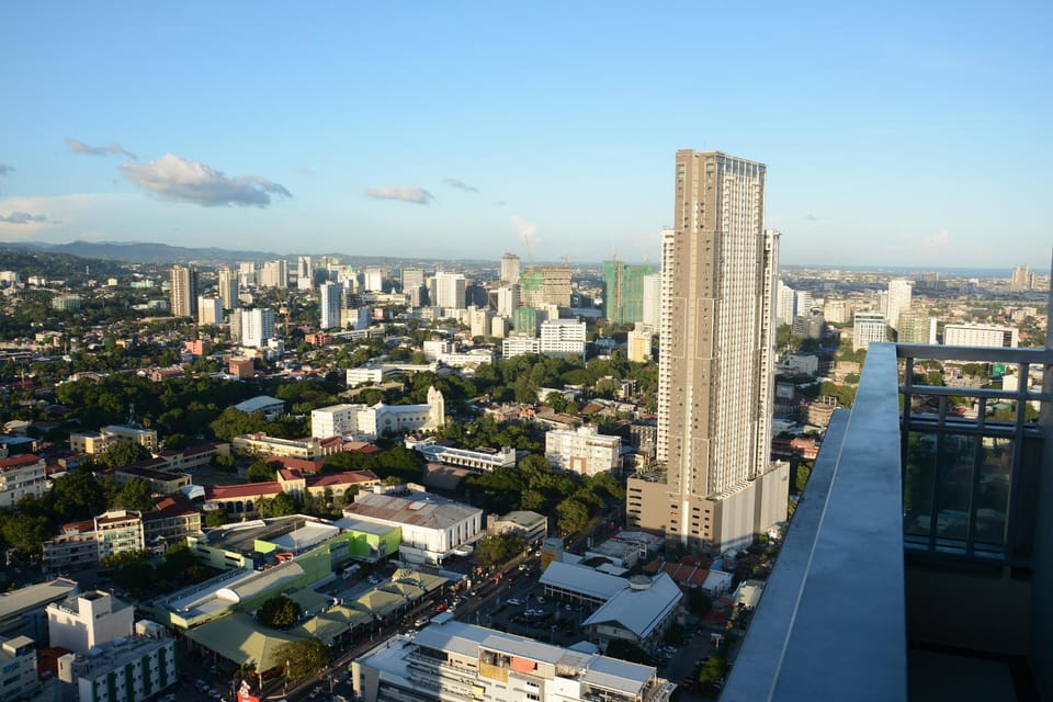Cebu Executive On Top of the World Balcony Apartment in Cebu City