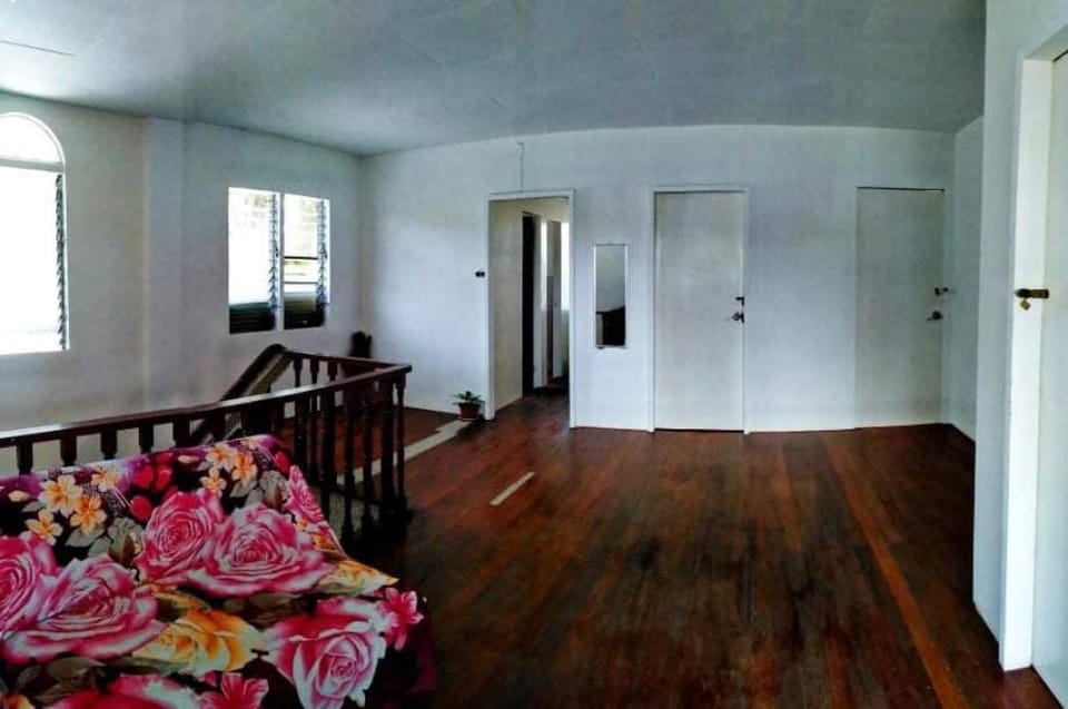 Stevrena  Accommodations private fanroom  Apartment in Central Visayas