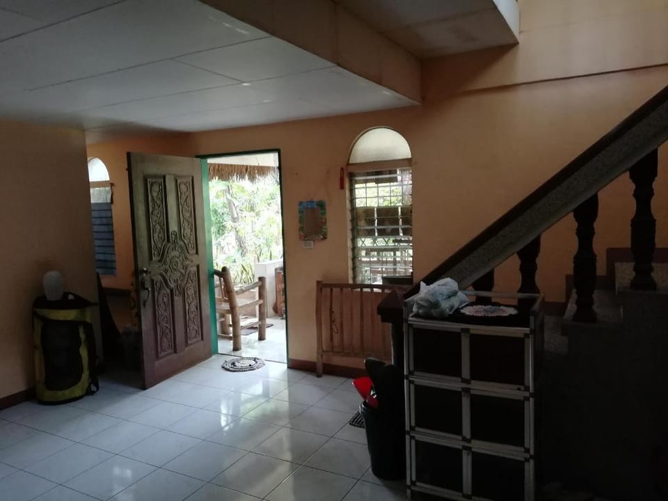 Stevrena  Accommodations private fanroom  Apartment in Central Visayas