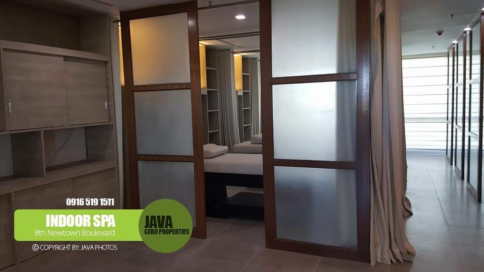 Seaview Executive Studio with  infinity pool  Apartment in Lapu-Lapu City