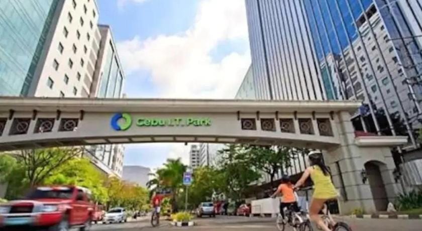WIFI 500Mbps 27th Flr Condo 2  IT Park Avida Riala Apartment in Lapu-Lapu City