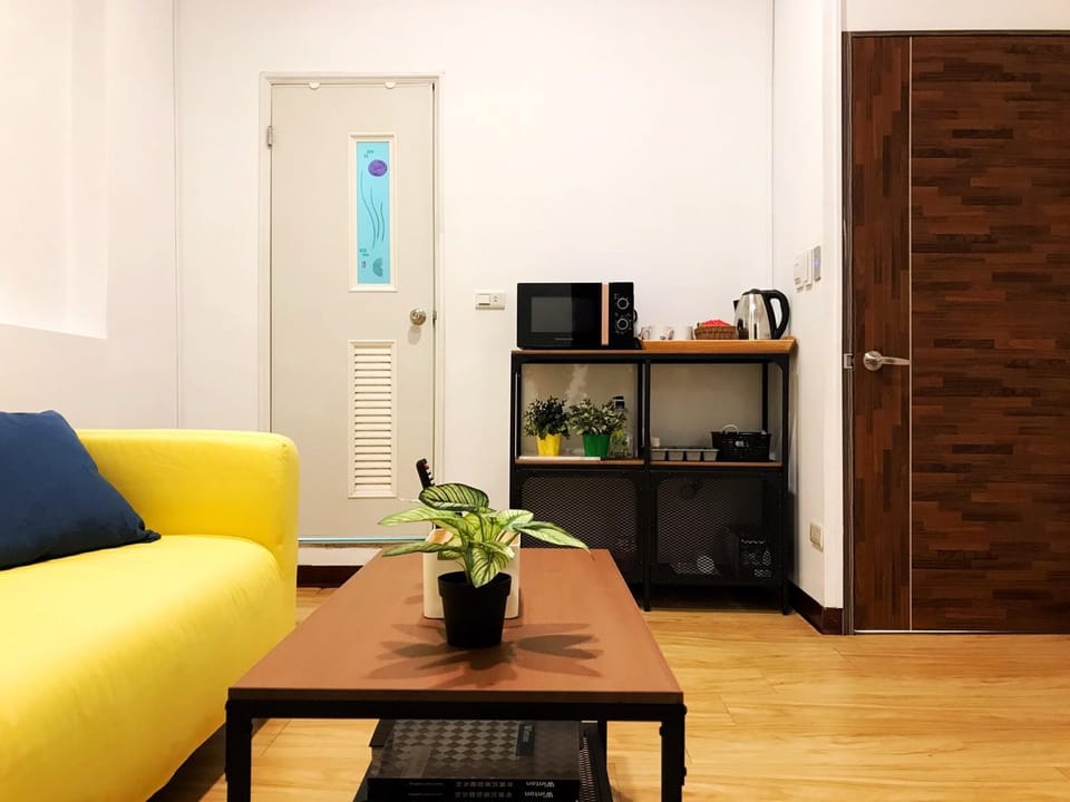 CD22 3 mins Ximen MRT Cozy apt. in Best Locatiion Apartment in Taipei City