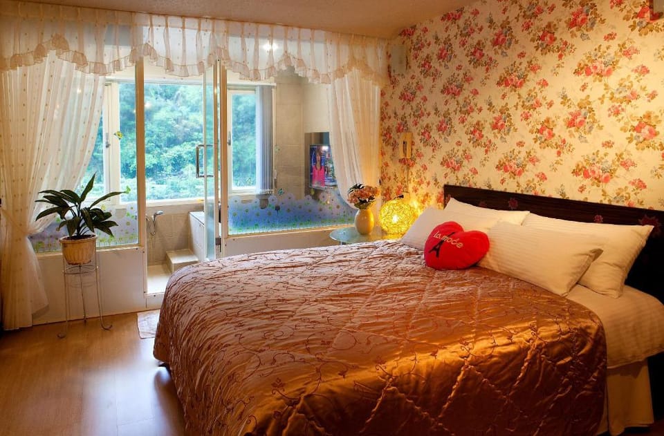 Valentine Spa Accommodation - New Taipei City No.052 Bed and Breakfast in Taiwan, Province of China