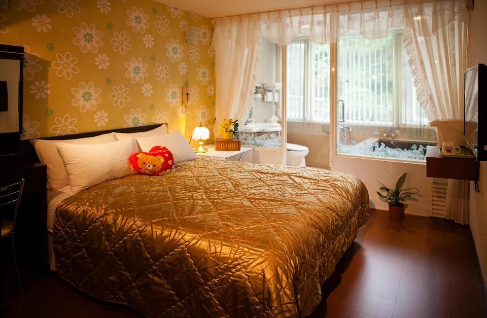 Valentine Spa Accommodation - New Taipei City No.052 Bed and Breakfast in Taiwan, Province of China