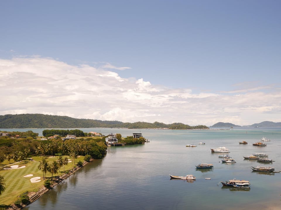 3 Bdr Sunset Seaview Suite at Imago [KK Homestay] Apartment in Kota Kinabalu