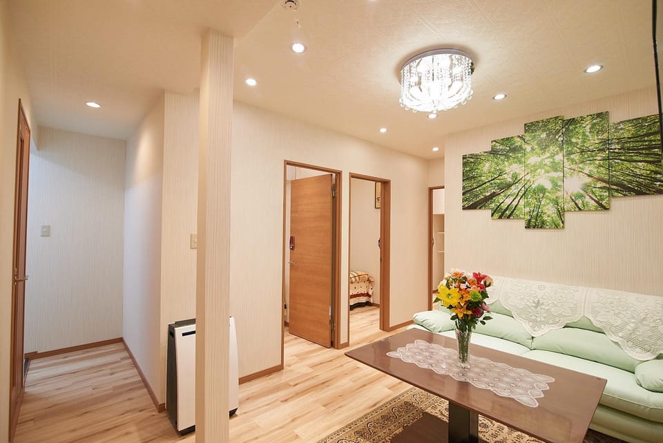 6min to Shinjuku by JR/3min walk to Shin-Okubo St. Villa in Shinjuku