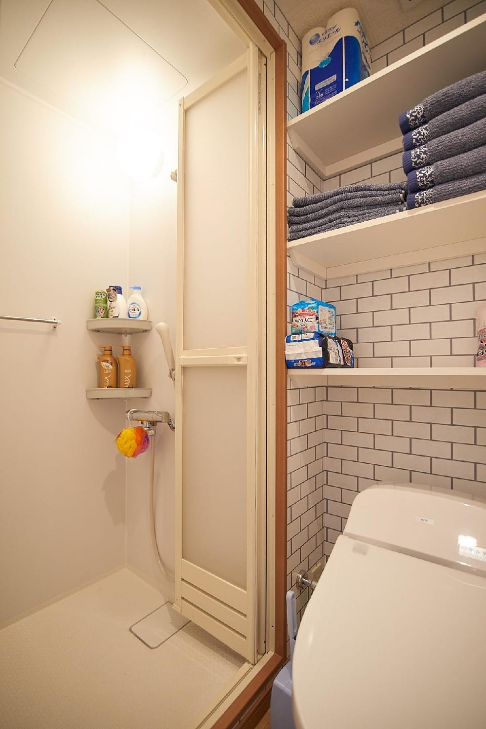 6min to Shinjuku by JR/3min walk to Shin-Okubo St. Villa in Shinjuku
