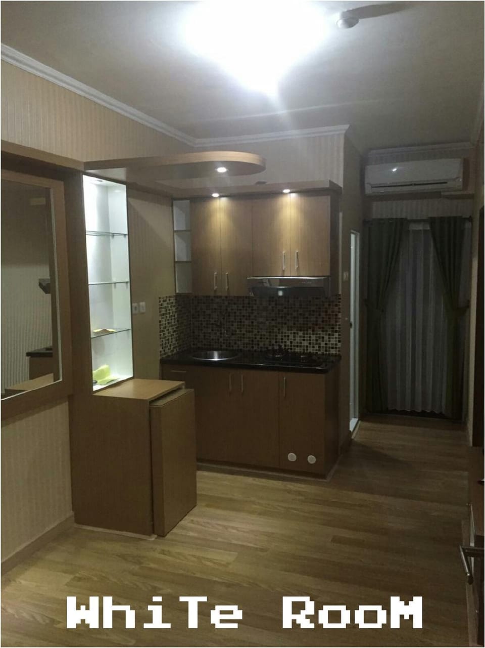 WHiTe RooM FamiLy WiTh LiViNg RooMs Apartment in West Java