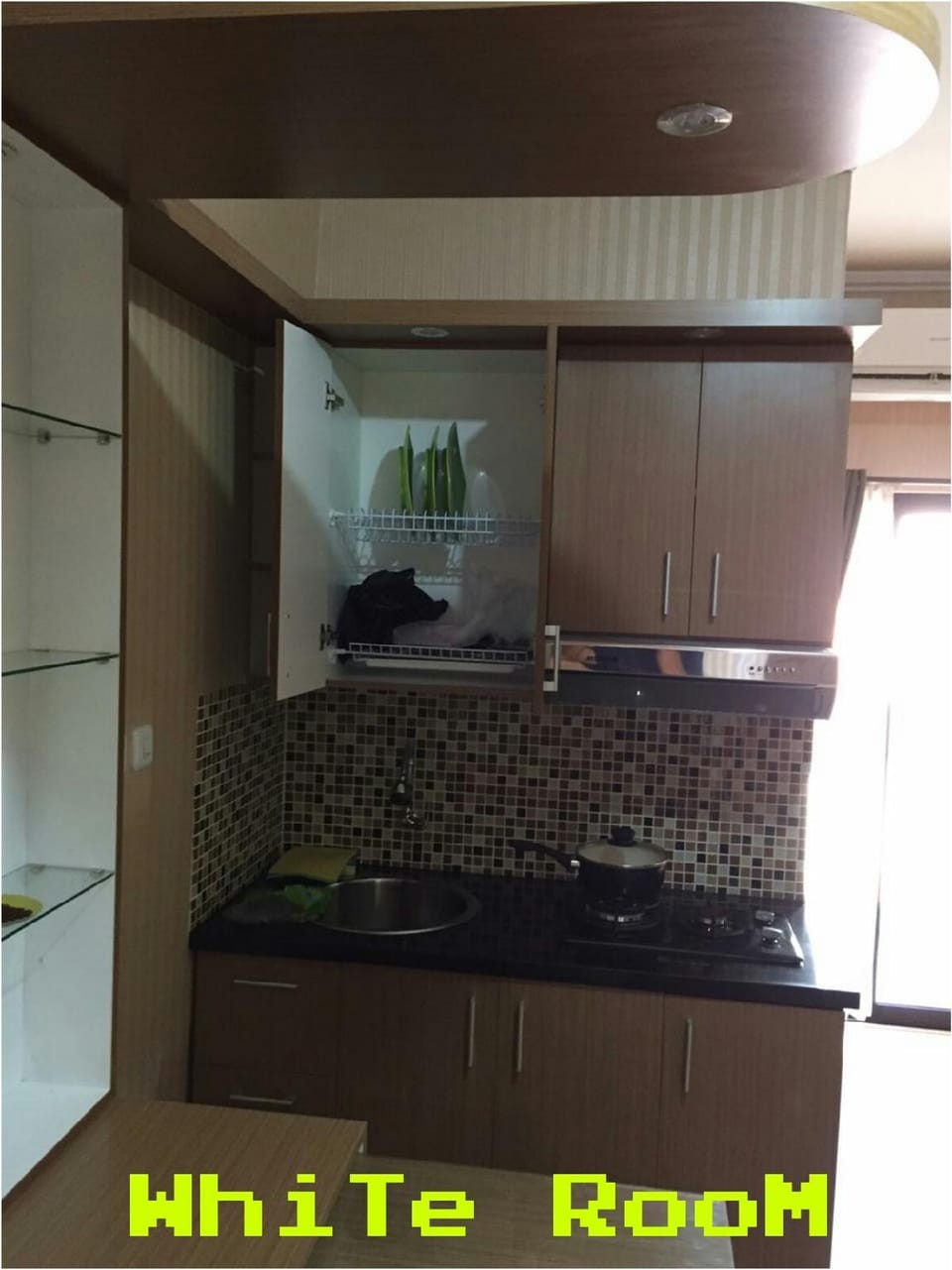 WHiTe RooM FamiLy WiTh LiViNg RooMs Apartment in West Java