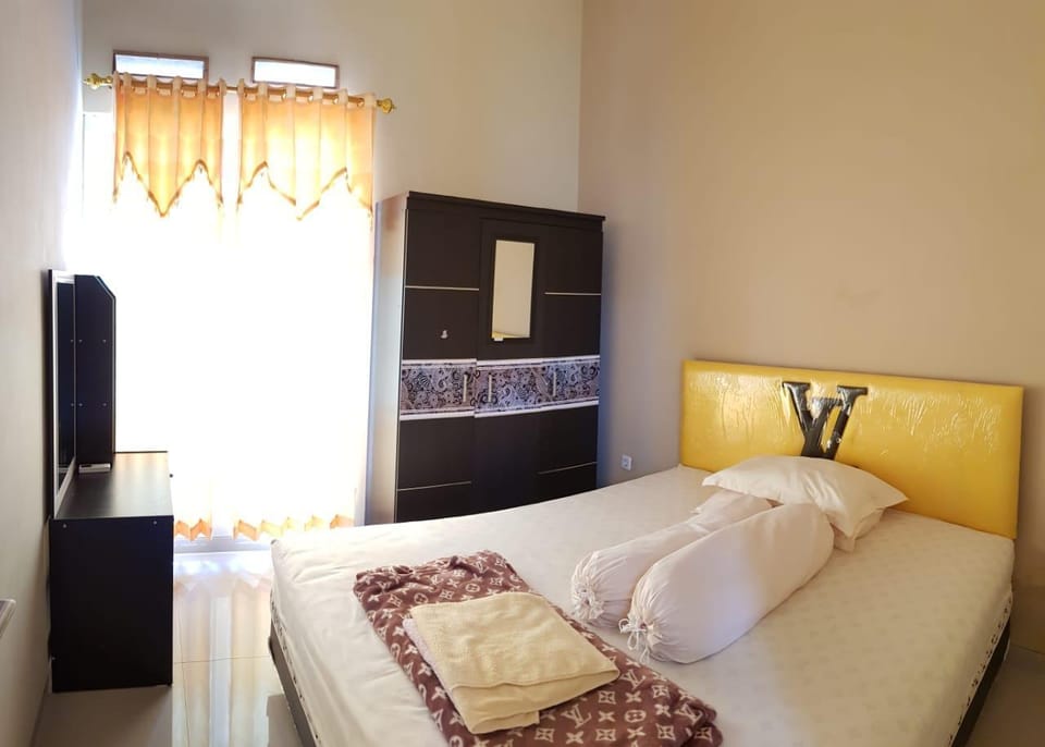 Family homestay 3BR Malang Batu Vacation rental in East Java