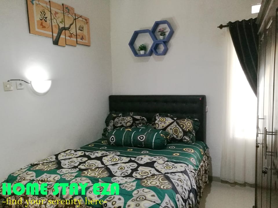 Family Homestay Eza - find your serenity here Vacation rental in Batu