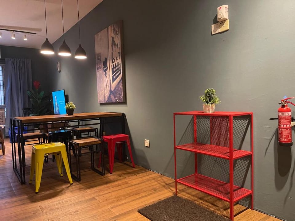 3BR/WiFi/ACond/Netflix @Pusat Komersial Seksyen 7 Apartment in Selangor, Malaysia