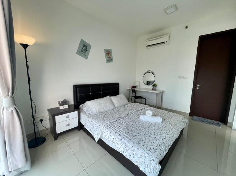 PAUL'S Studio 3 @ Trefoil Setia Alam, Shah Alam Apartment in Selangor, Malaysia