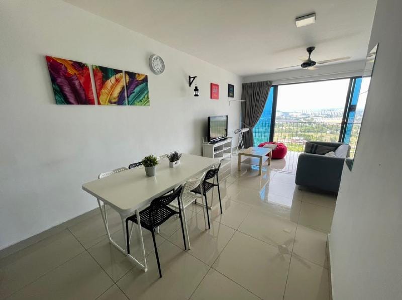 PAUL'S Studio 3 @ Trefoil Setia Alam, Shah Alam Apartment in Selangor, Malaysia