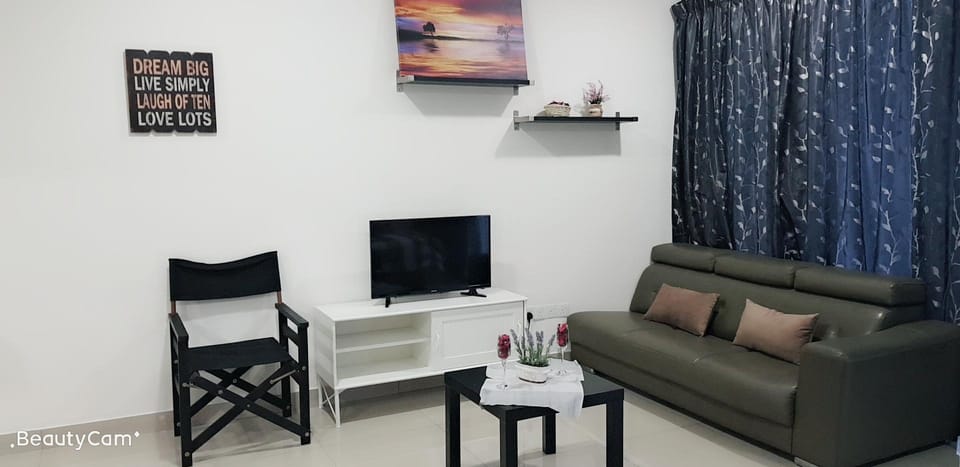 2@Trefoil Setia Alam 2pax@Comfy  1min to City Mall Apartment in Selangor, Malaysia