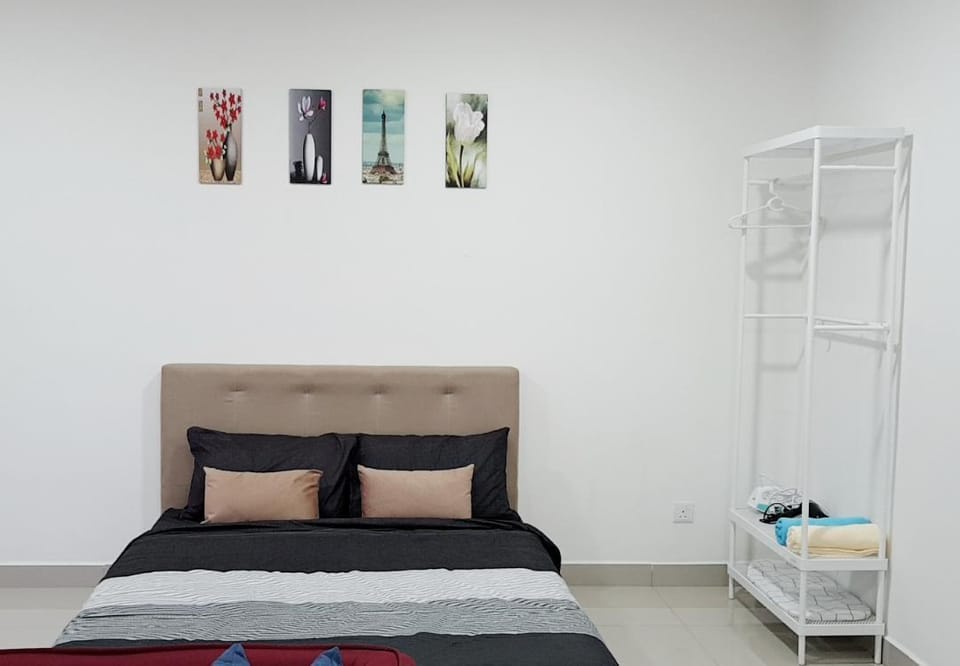 6@Trefoil Setia Alam@2pax 1min to Setia City Mall Apartment in Selangor, Malaysia