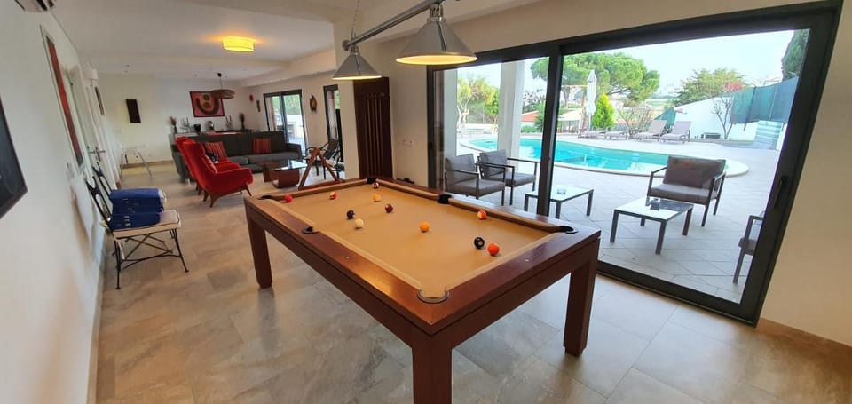 Villa Margarida,heatable pool,Jacuzzi, near beach! Villa in Olhos de Água