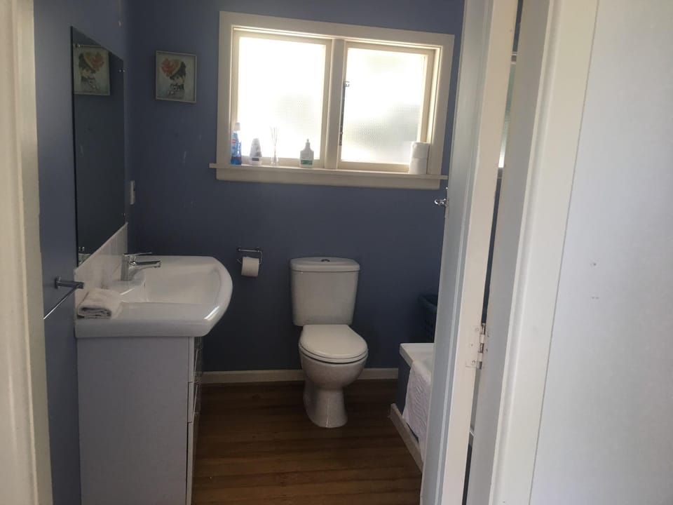 Sunny house with 5 bedrooms near airport Vacation rental in Christchurch