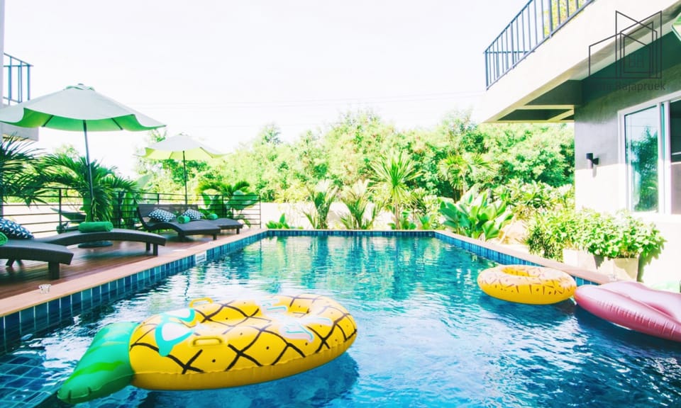 Exclusive Entire Private 3 Villas Rental Near Airport Vacation rental in Chiang Mai