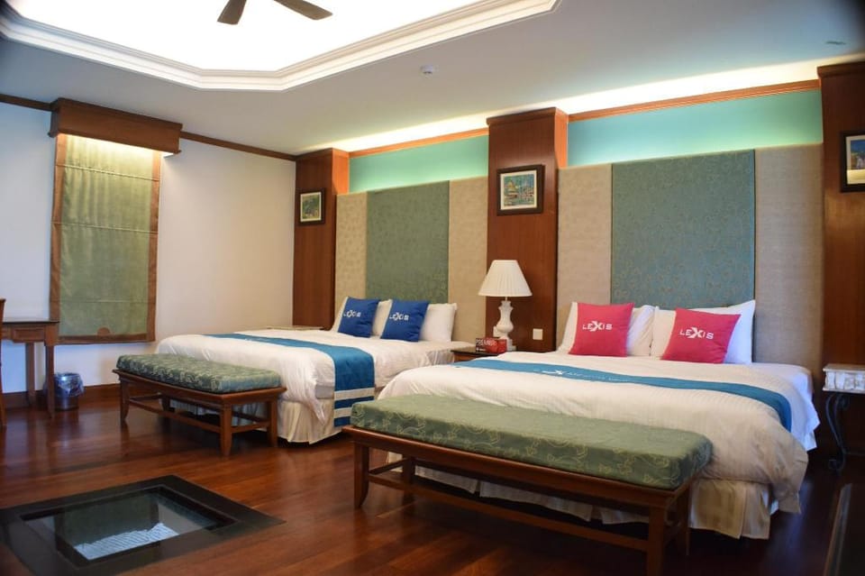 Alpine Private Unit Premium Pool Villa 2 PD Villa in Port Dickson