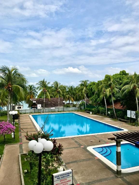 NEWLY REnO Comfy Beachfront View @ Seri Bulan Port Dickson Apartment in Port Dickson