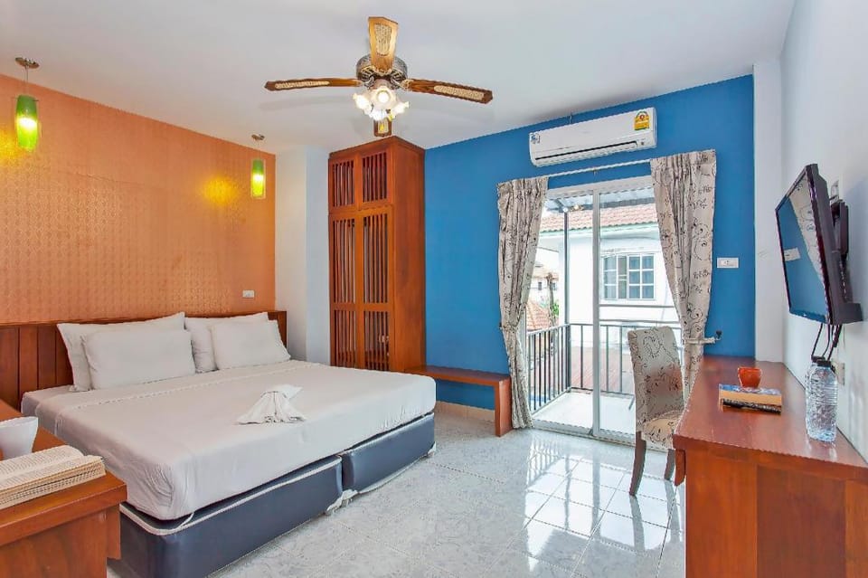  7BR Viewpoint Pool Villa 1 km to Jomtien Beach Villa in Pattaya City