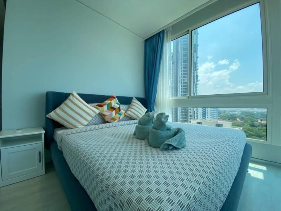 Luxuriously Appointed 3 Bedroom Veranda Residence Apartment in Pattaya City