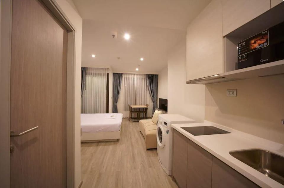 Aeras Beachfront Pattaya  Apartment in Pattaya City