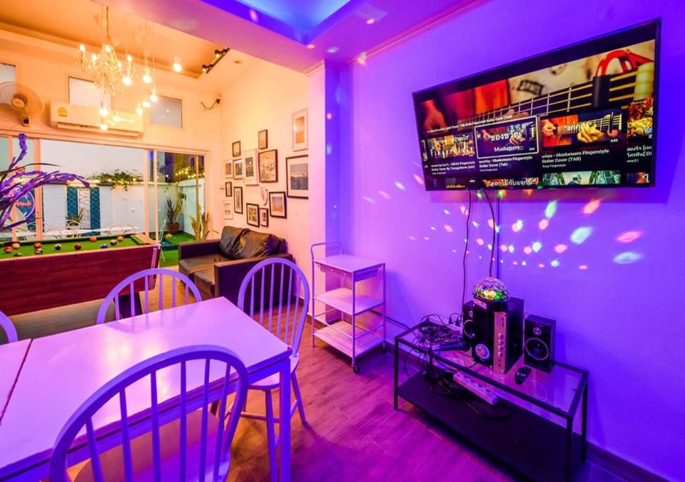 Four bedrooms Pool Villa 2 KM walking street Villa in Pattaya City