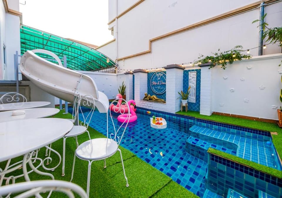 Four bedrooms Pool Villa 2 KM walking street Villa in Pattaya City