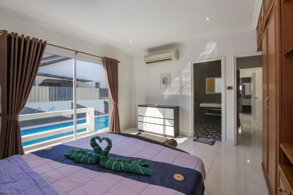 HotDeal Affordable luxury resort Pattaya Villa in Pattaya City