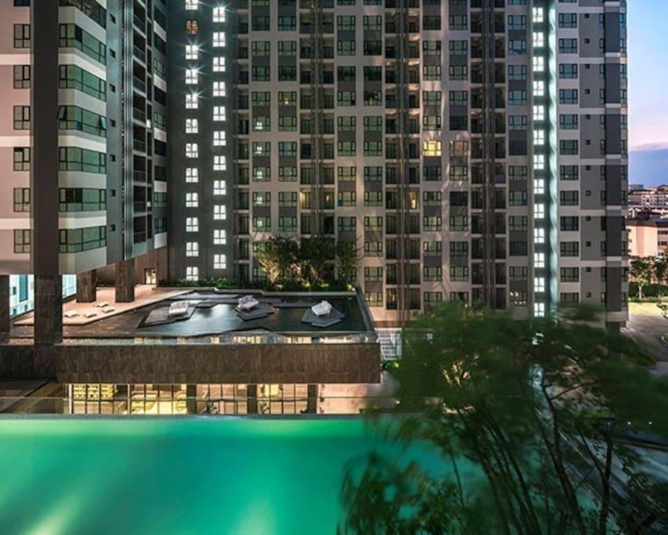 Downtown Lux Fun 2Bedroom Rooftop Pool #TAA936 Apartment in Pattaya City