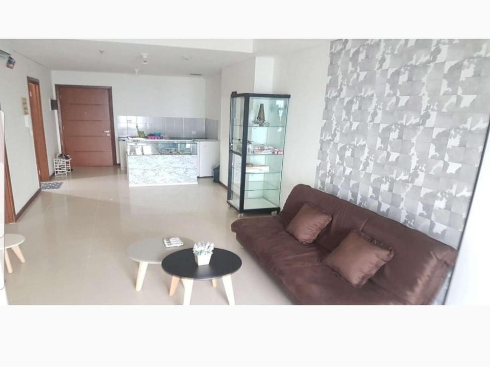 4 Bed Condo Sleeping by The Sea Apartment in Jakarta