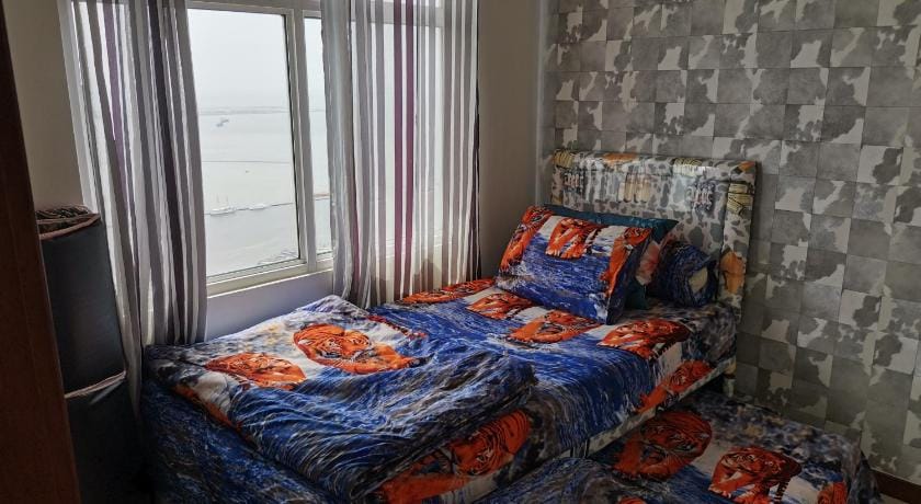4 Bed Condo Sleeping by The Sea Apartment in Jakarta