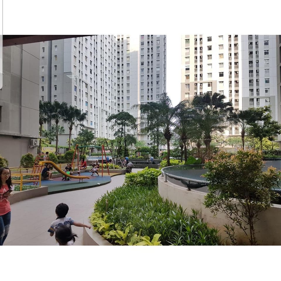 2 Bed Room Plus Sofa Bed, Budget and Fast Internet Apartment in Jakarta