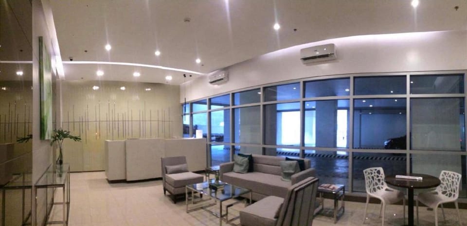 Homey Comfy CondoTel - Avida Towers Apartment in Davao City