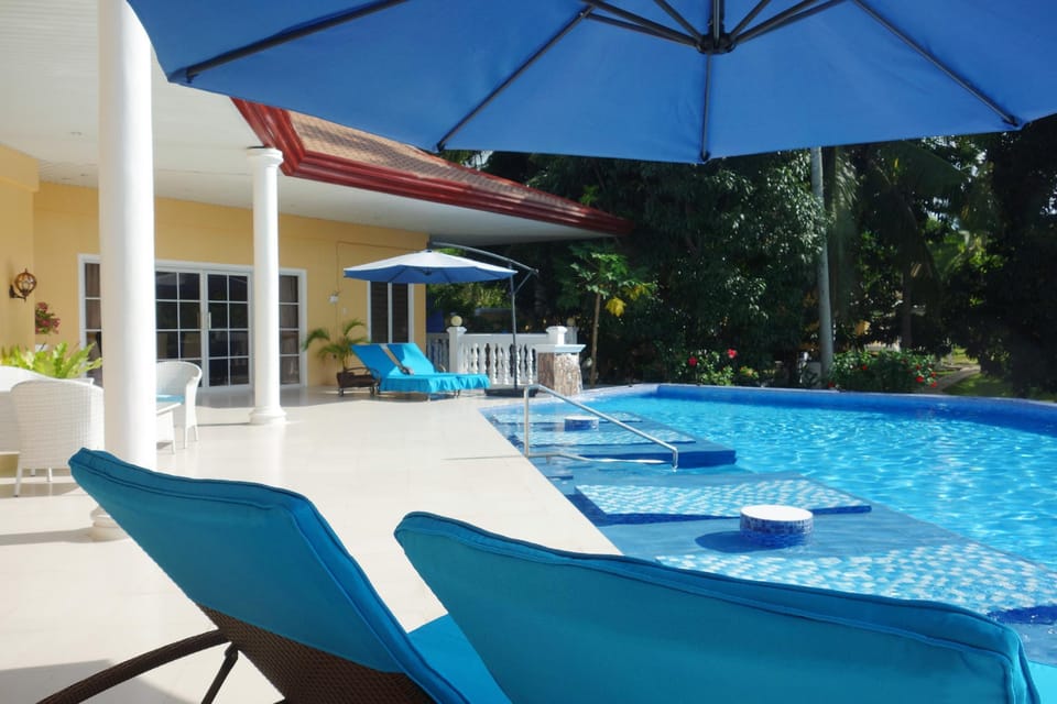 The Lankenua Pool Suite with sea view Apartment in Island Garden City of Samal