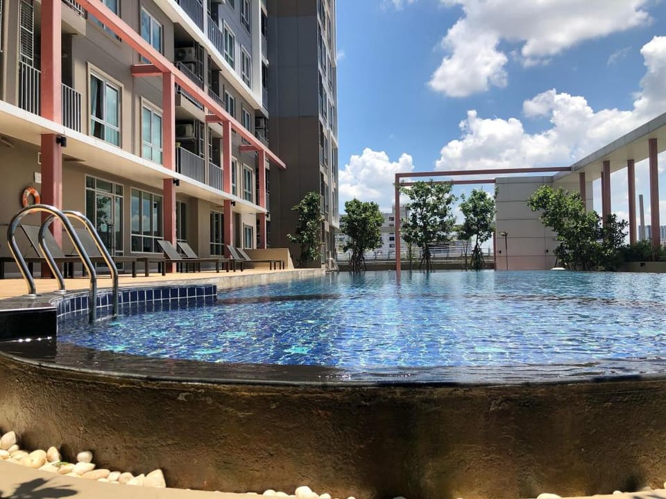 Cozy Living in Bangkok 60m to MRT near chatuchank Apartment in Bangkok