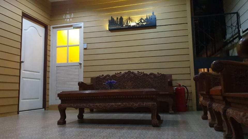 PAPERMOON Bed and Breakfast in Bangkok