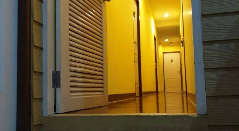 PAPERMOON Bed and Breakfast in Bangkok