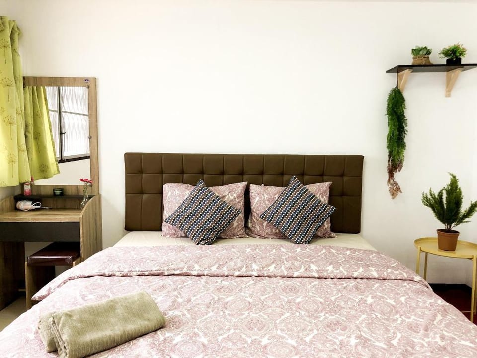 7min to Asoke, Terminal21 on foot! 4BR House! Vacation rental in Bangkok