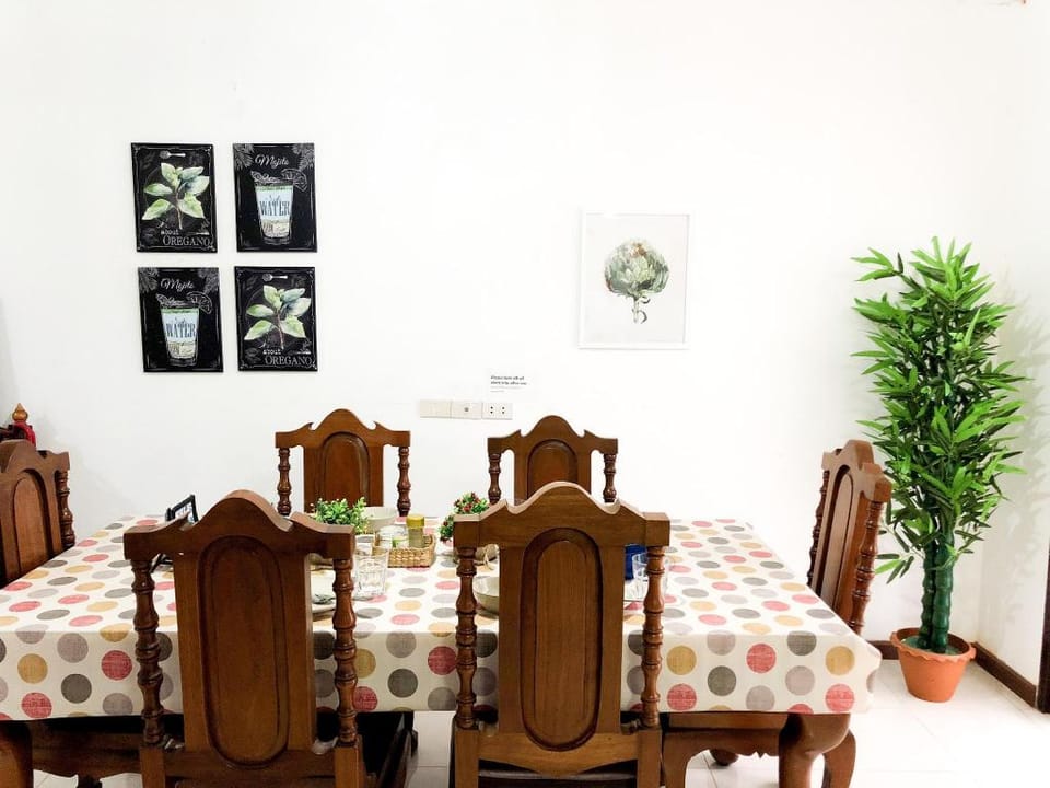 7min to Asoke, Terminal21 on foot! 4BR House! Vacation rental in Bangkok